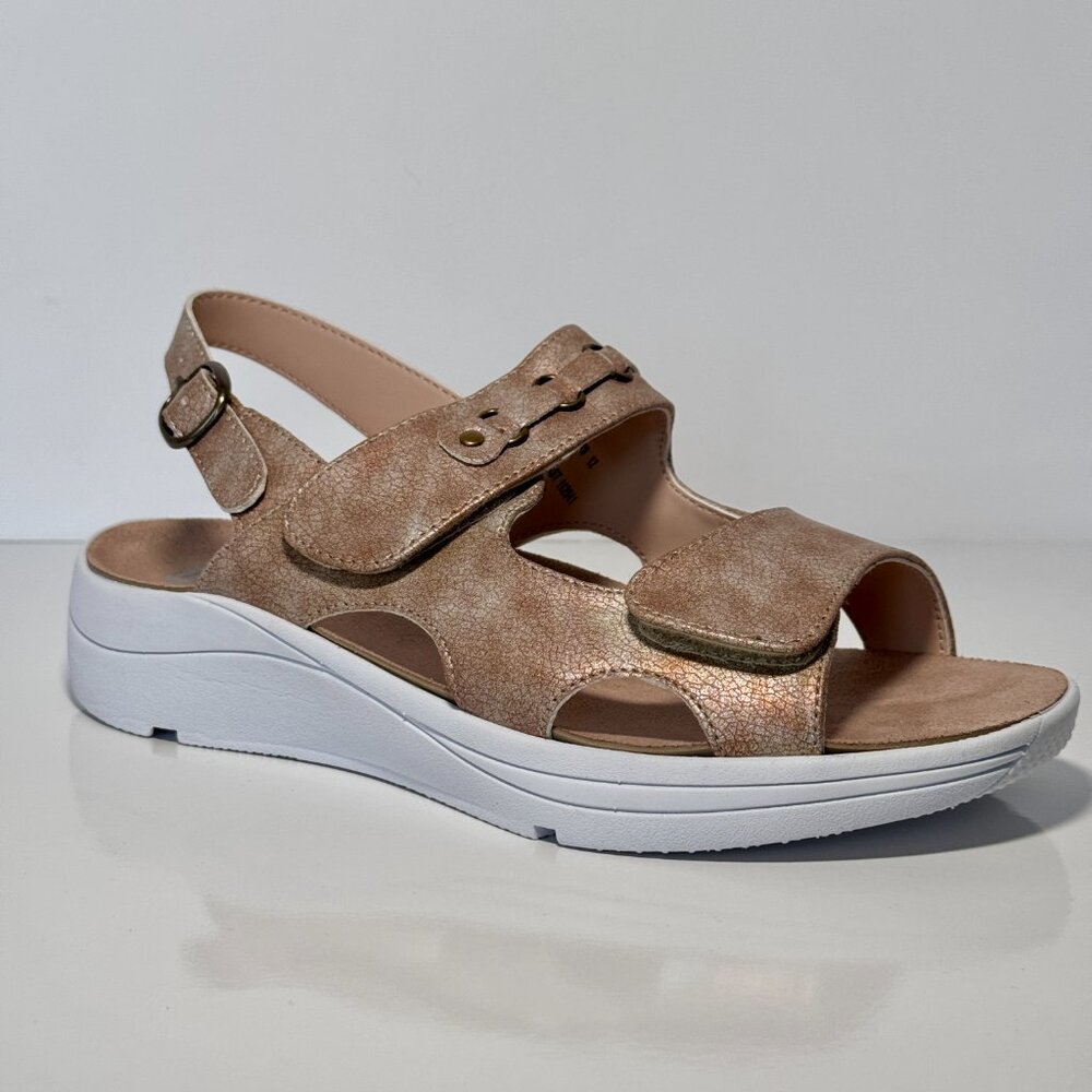 Drew Selina Sandals Size 9 WW, New in Box, taupe, round open toe